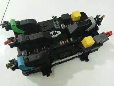 Pièce détachée automobile d'occasion boîtes à fusibles pour opel astra h (a04) 1.6 (l48) références oem iam 13145021