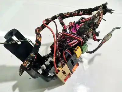 Pezzo di ricambio per auto di seconda mano Scatola Relè/fusibili per AUDI A6 C5 (4B2) 2.5 TDI Riferimenti OEM IAM   