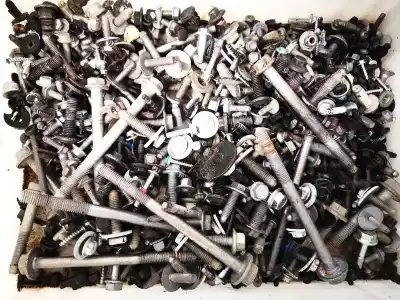 İkinci el araba yedek parçası çeşi̇tli̇ parçalar için tesla model y (5yjy) ev a las 4 ruedas oem iam referansları 