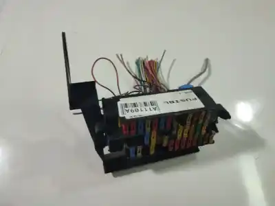 Pièce détachée automobile d'occasion boîtes à fusibles pour peugeot 406 (8b) 2.0 hdi 110 références oem iam 