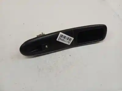 Pièce détachée automobile d'occasion commande de lève vitre avant gauche pour peugeot 406 (8b) 2.0 hdi 110 références oem iam 26267