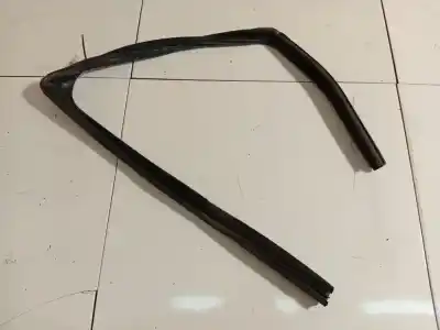 İkinci el araba yedek parçası KAPI KONTUR KAUÇUK için MITSUBISHI COLT VI (Z3_A, Z2_A) 1.1 (Z31A, Z32A) OEM IAM referansları MR959231  