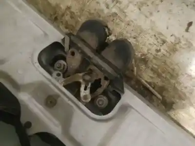 Автозапчастина б/у замок багажника / ворот для audi a4 b5 (8d2) 1.9 tdi посилання на oem iam 