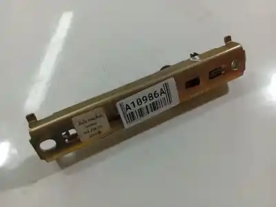 İkinci el araba yedek parçası SOL ÖN KEMER KANCA için VOLKSWAGEN PASSAT B3/B4 VARIANT (3A5, 35I) 1.9 TDI OEM IAM referansları 191857819  