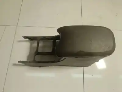 Peça sobressalente para automóvel em segunda mão APOIO DE BRAÇO CONSOLA CENTRAL por HYUNDAI SANTA FÉ I (SM) 2.4 16V 4X4 Referências OEM IAM 8461126000  