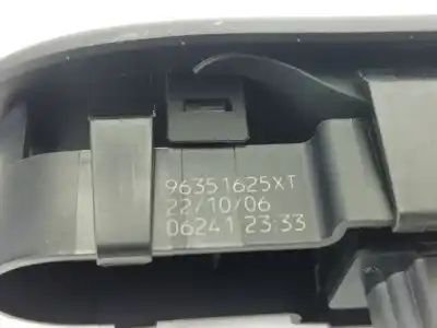 Pièce détachée automobile d'occasion commande de lève vitre avant droit pour peugeot 307 (3a/c) 1.6 hdi 110 références oem iam 96351625xt  