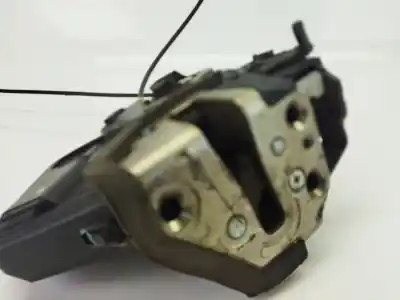 Second-hand car spare part rear left door lock for toyota hilux vii pick-up (_n1_, _n2_, _n3_) 2.5 d-4d 4wd (kun25) oem iam references   