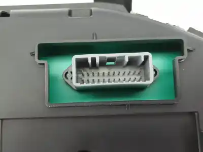 Second-hand car spare part dashboard for renault clio iii (br0/1, cr0/1) 1.5 dci (c/br0g, c/br1g) oem iam references 8200761861l  