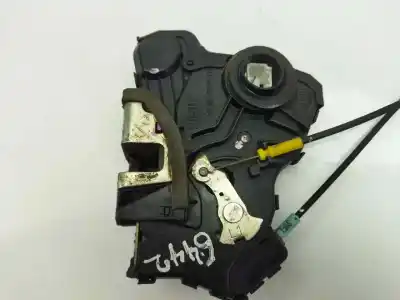 Second-hand car spare part left front door lock for toyota hilux vii pick-up (_n1_, _n2_, _n3_) 2.5 d-4d 4wd (kun25) oem iam references  Second-hand car spare part left front door lock for toyota hilux vii pick-up (_n1_, _n2_, _n3_) 2.5 d-4d 4wd (kun25) oem iam references