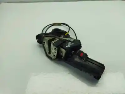 Second-hand car spare part left front door lock for toyota hilux vii pick-up (_n1_, _n2_, _n3_) 2.5 d-4d 4wd (kun25) oem iam references   