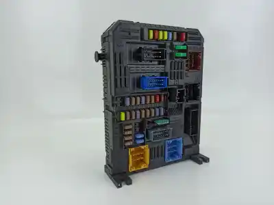 İkinci el araba yedek parçası röle/sigorta kutusu için peugeot 208 ii (ub_, up_, uw_, uj_) 1.5 bluehdi 100 oem iam referansları 9832880380  