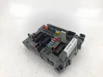 Pezzo di ricambio per auto di seconda mano SCATOLA RELÈ/FUSIBILI per PEUGEOT 206 CC  Riferimenti OEM IAM 9657608780  
