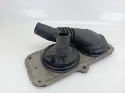 Second-hand car spare part gear lever trim for toyota hilux vii pick-up (_n1_, _n2_, _n3_) 2.5 d-4d 4wd (kun25) oem iam references 582880k110  