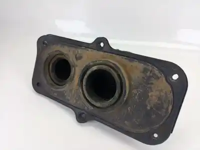 Second-hand car spare part gear lever trim for toyota hilux vii pick-up (_n1_, _n2_, _n3_) 2.5 d-4d 4wd (kun25) oem iam references 582880k110  