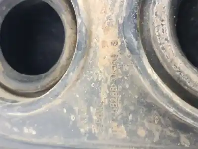 Second-hand car spare part gear lever trim for toyota hilux vii pick-up (_n1_, _n2_, _n3_) 2.5 d-4d 4wd (kun25) oem iam references 582880k110  