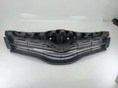 Автозапчасти б/у передняя решетка за toyota yaris (_p13_) 1.4 d (nlp130_) ссылки oem iam 531010d220