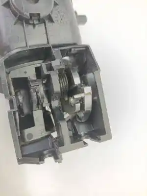 Автозапчасти б/у внутри передней правой ручки за toyota yaris (_p13_) 1.4 d (nlp130_) ссылки oem iam 692050d270  