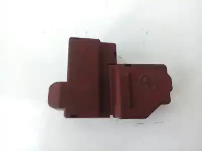 Автозапчасти б/у блок реле/предохранителей за toyota yaris (_p13_) 1.4 d (nlp130_) ссылки oem iam 9098205061