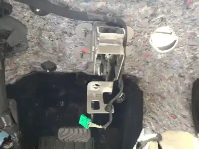 Second-hand car spare part brake pedal for renault megane iv fastback (b9a/m/n_) 1.2 tce 130 (b9mr) oem iam references 465813467r-c