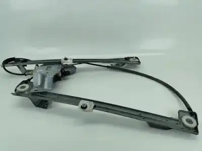 Recambio de automóvil de segunda mano de ELEVALUNAS DELANTERO DERECHO para RENAULT KANGOO EXPRESS (FW0/1_)  referencias OEM IAM 807207012R  