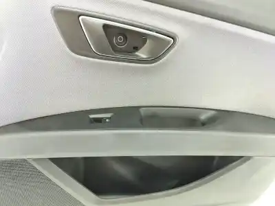 Автозапчасти б/у обивка передней правой двери за seat leon st (5f8) 1.6 tdi ссылки oem iam 5f4867012  