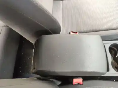 Автозапчасти б/у центральный подлокотник за seat leon st (5f8) 1.6 tdi ссылки oem iam 5f0863243vs9  