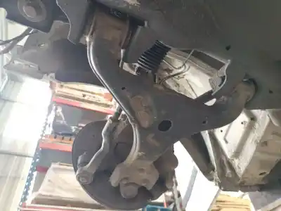 Pezzo di ricambio per auto di seconda mano Braccio Sospensione Superiore Anteriore Destro per MERCEDES VITO (W639) BASIC, COMBI 2.1 CDI Riferimenti OEM IAM A6393300510  