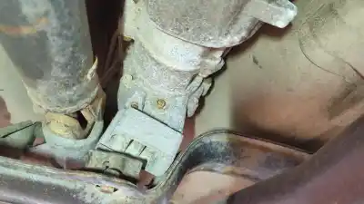 Peça sobressalente para automóvel em segunda mão caixa traseira por santana 300/350 1.6 hdi 4x4 referências oem iam 