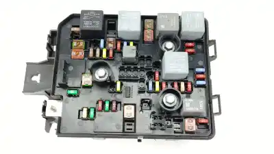Second-hand car spare part fuse box unit for opel corsa e (x15) 1.3 cdti (08, 68) oem iam references 39080926  