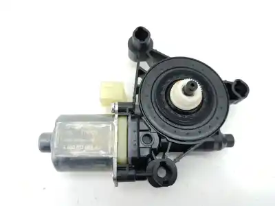 İkinci el araba yedek parçası SAG ÖN CAM MOTORU için VOLKSWAGEN T-ROC (A11, D11) 1.5 TSI OEM IAM referansları 5Q0959801A  