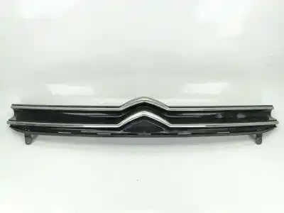 Автозапчастина б/у центральна решіта бампера для citroen c4 cactus 1.2 puretech 130 посилання на oem iam 9824153277