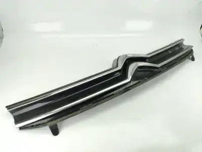 Автозапчастина б/у центральна решіта бампера для citroen c4 cactus 1.2 puretech 130 посилання на oem iam 9824153277  