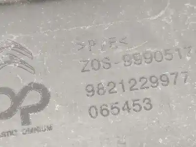 Автозапчастина б/у центральна решіта бампера для citroen c4 cactus 1.2 puretech 130 посилання на oem iam 9821229977  