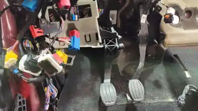 Pièce détachée automobile d'occasion pédale d'embrayage pour opel corsa f 1.2 (68) références oem iam 9824262180 Pièce détachée automobile d'occasion pédale d'embrayage pour opel corsa f 1.2 (68) références oem iam 9824262180