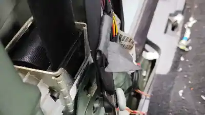 Автозапчасти б/у правый передний ремень безопасности за land rover discovery iv (l319) 3.0 td 4x4 ссылки oem iam lr009283  