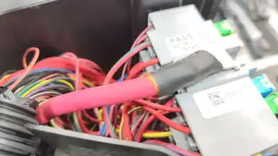 Автозапчасти б/у блок реле/предохранителей за jeep compass (mp, m6, mv, m7) 1.6 crd ссылки oem iam 51987784  