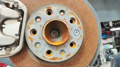 Pezzo di ricambio per auto di seconda mano snodo posteriore sinistro per jeep compass (mp, m6, mv, m7) 1.6 crd riferimenti oem iam 68246625aa  