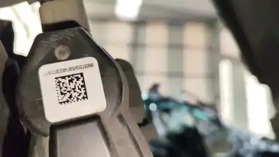 Автозапчасти б/у задний левый тормозной суппорт за jeep compass (mp, m6, mv, m7) 1.6 crd ссылки oem iam 68338709aa  