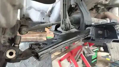 Автозапчасти б/у передний правый нижний рычаг подвески за jeep compass (mp, m6, mv, m7) 1.6 crd ссылки oem iam 68318010ag  