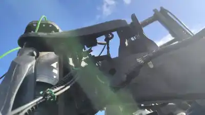 Pezzo di ricambio per auto di seconda mano braccio sospensione superiore anteriore sinistro per land rover discovery iv (l319) 3.0 td 4x4 riferimenti oem iam lr051615  