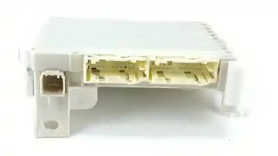 Автозапчасти б/у блок реле/предохранителей за toyota yaris (_p13_) 1.0 (ksp130_) ссылки oem iam 8273052k40  