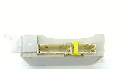 Автозапчасти б/у блок реле/предохранителей за toyota yaris (_p13_) 1.0 (ksp130_) ссылки oem iam 8273052k40  