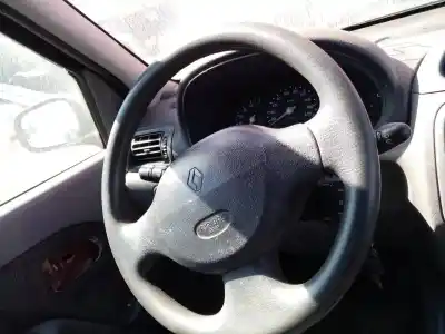 Second-hand car spare part steering wheel for renault clio ii fase i (b/cbo) 1.9 d alize oem iam references 