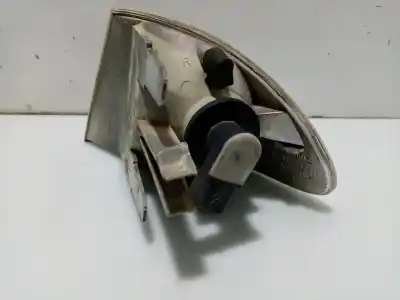 Recambio de automóvil de segunda mano de piloto delantero derecho para bmw serie 3 berlina (e46) 2.0 16v diesel cat referencias oem iam 63136902770  