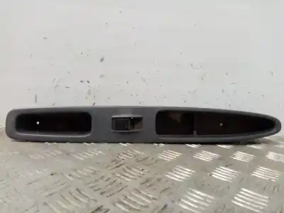 Peça sobressalente para automóvel em segunda mão botão / interruptor elevador vidro dianteiro direito por toyota picnic (m10) 2.2 td 90 cv / 66 kw referências oem iam 