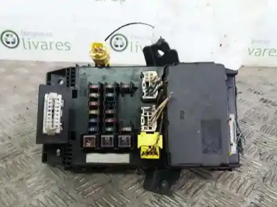 Second-hand car spare part Fuse Box Unit for TOYOTA AVENSIS BERLINA (T25) 1.8 Sol Sedán OEM IAM references  8273005020 213338072600