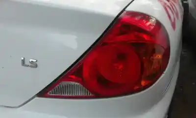 Peça sobressalente para automóvel em segunda mão farolim traseiro direito por kia sephia ll 1.6 cat 102 cv / 75 kw referências oem iam 0k21g51150d