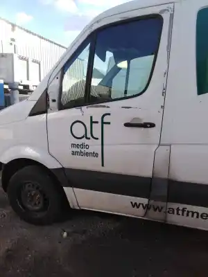 Recambio de automóvil de segunda mano de PUERTA DELANTERA IZQUIERDA para VOLKSWAGEN CRAFTER CHASIS / CAJA ABIERTA  referencias OEM IAM 2E0831051  