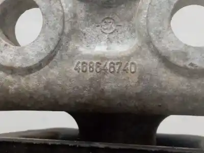 Pezzo di ricambio per auto di seconda mano supporto motore destro per opel corsa d (s07) 1.3 cdti (l08 l68) riferimenti oem iam 468646740  