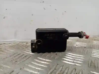 Pièce détachée automobile d'occasion MOTEUR DE VERROUILLAGE CENTRAL COFFRE / HAYON pour RENAULT MEGANE I CLASSIC (LA0)  Références OEM IAM   